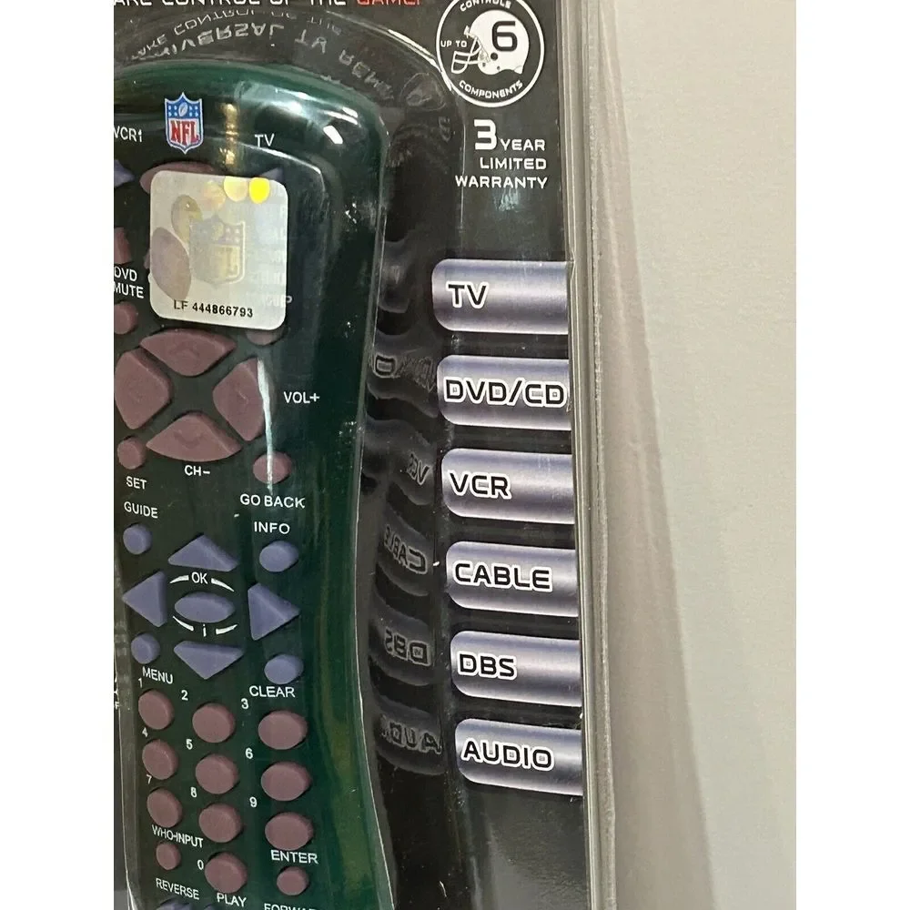 IHIP GREEN BAY PACKERS UNIVERSAL TV REMOTE OFFICIALLY LICENSED NFL‎